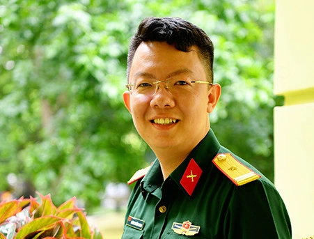 Nhà báo Hoàng Trường Giang